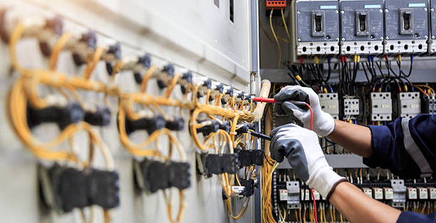 Professional Electrician technician working in Park City, KS